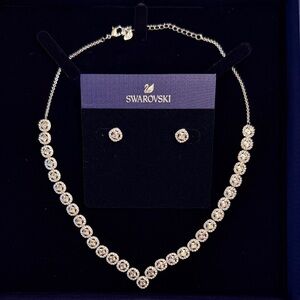 Swarovski Angelic Set Elegant Necklace with Crystals and Matching Earrings